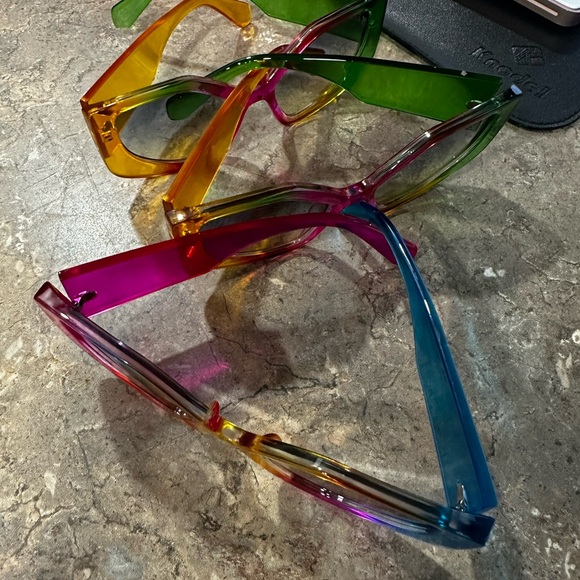 Beautiful colourful summer sunglasses $15 each or 3 for $35. - Picture 7 of 9